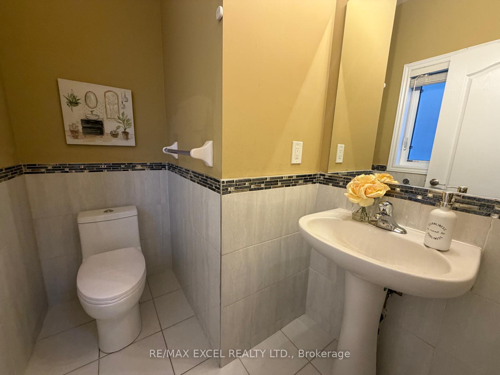 Photo 10 of 15 Zeng Cheng Drive, Markham, Victoria Square — HOMEH