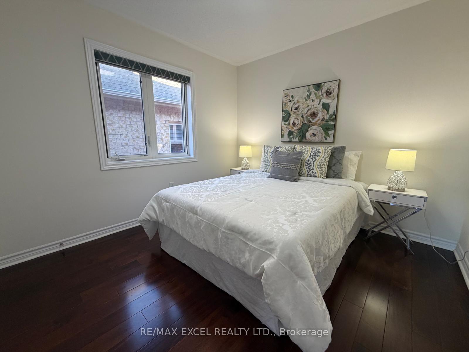 Photo 12 of 15 Zeng Cheng Drive, Markham, Victoria Square — HOMEH