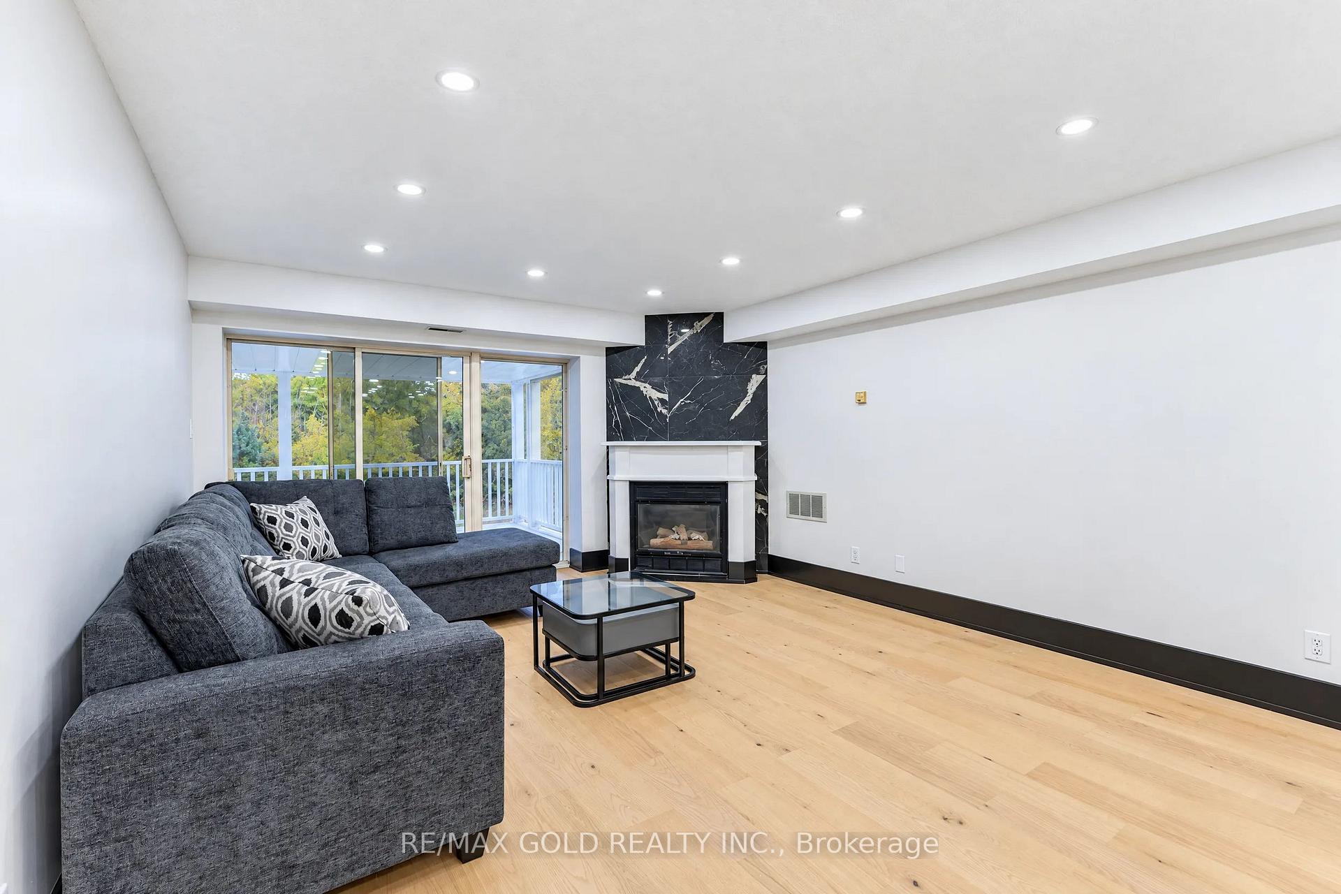Photo 3 of Unit 8, 20 Mulligan Lane, Wasaga Beach — HOMEH