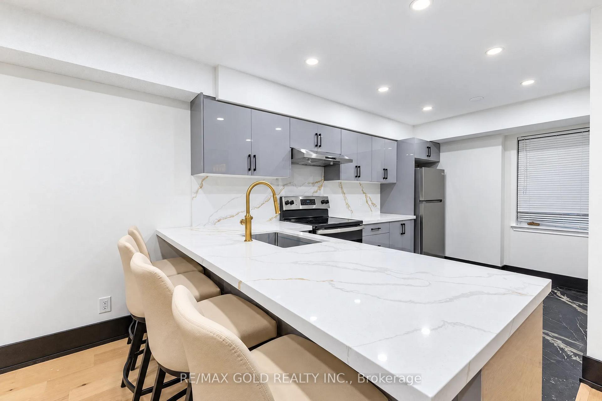 Photo 7 of Unit 8, 20 Mulligan Lane, Wasaga Beach — HOMEH