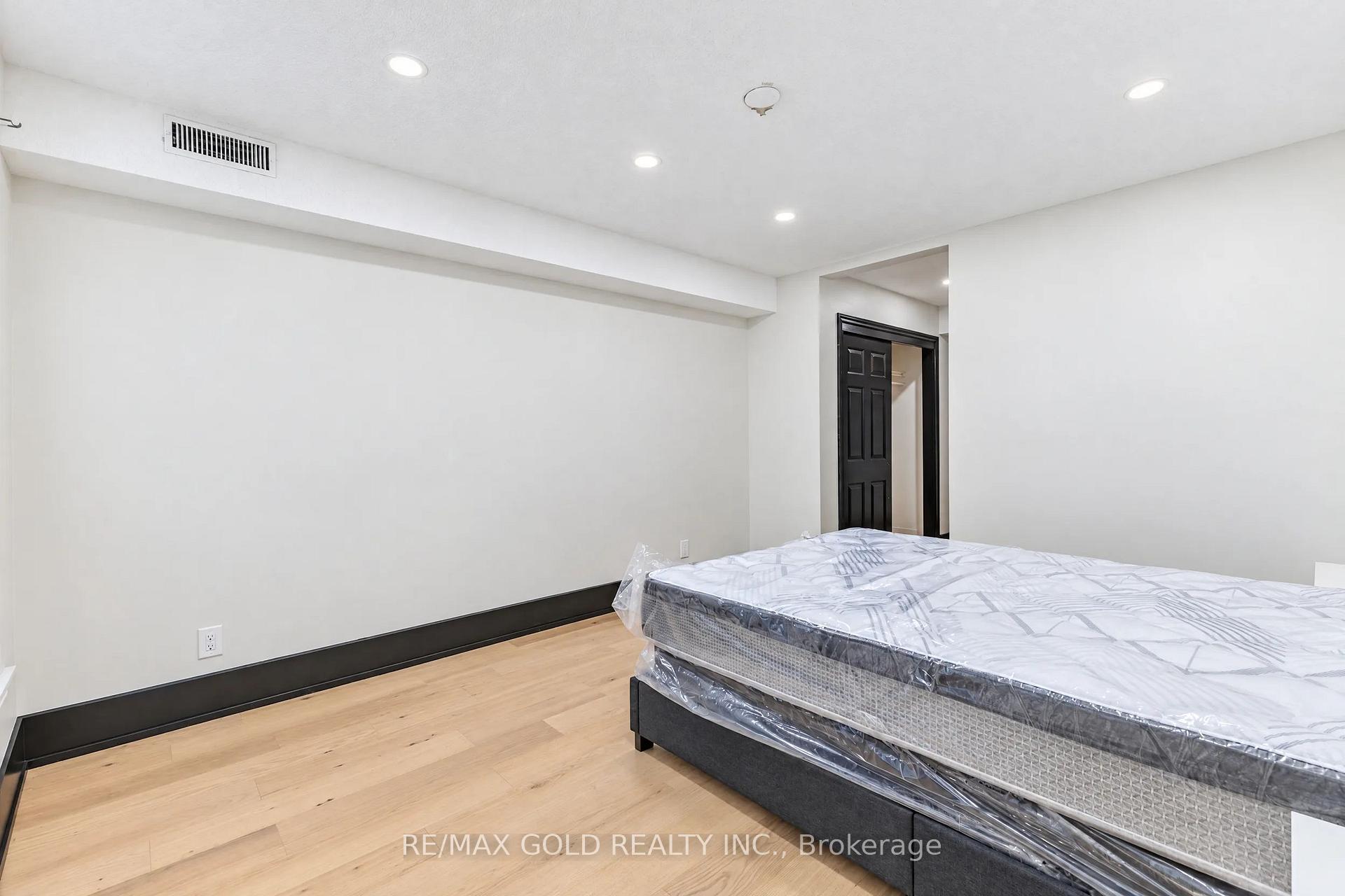 Photo 22 of Unit 8, 20 Mulligan Lane, Wasaga Beach — HOMEH