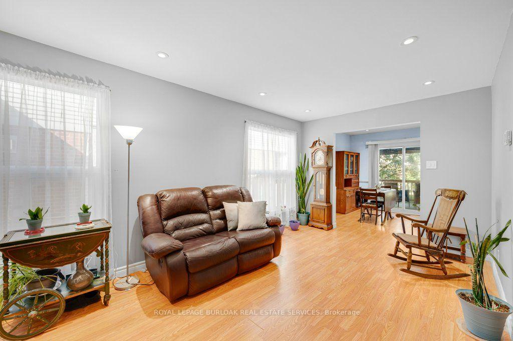Photo 6 of 609 Roseheath Drive, Milton, Bronte Meadows — HOMEH