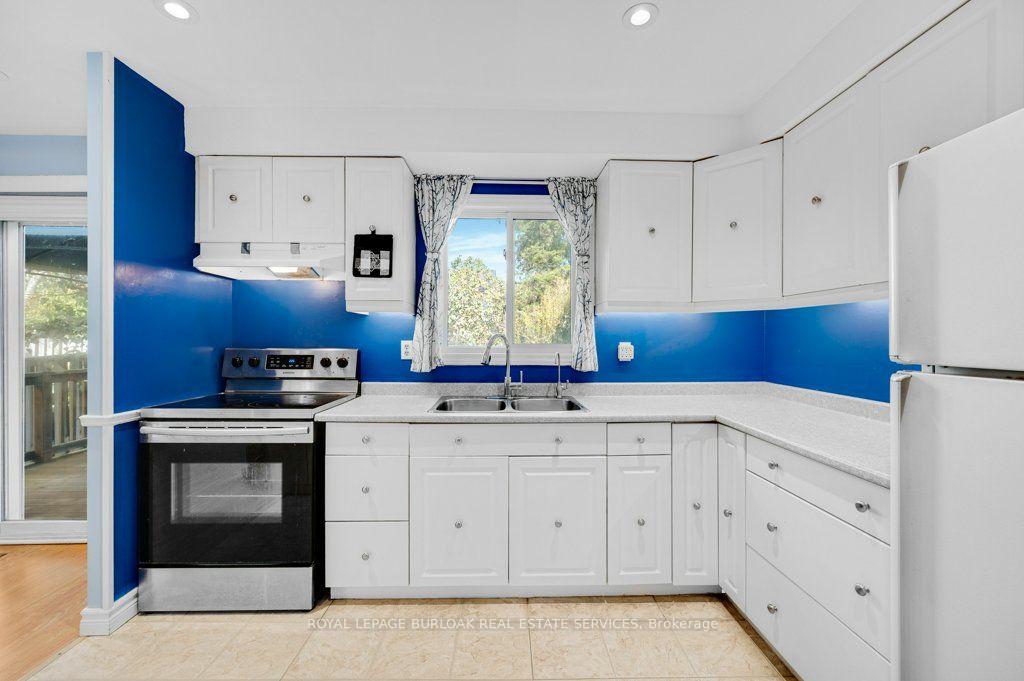 Photo 10 of 609 Roseheath Drive, Milton, Bronte Meadows — HOMEH