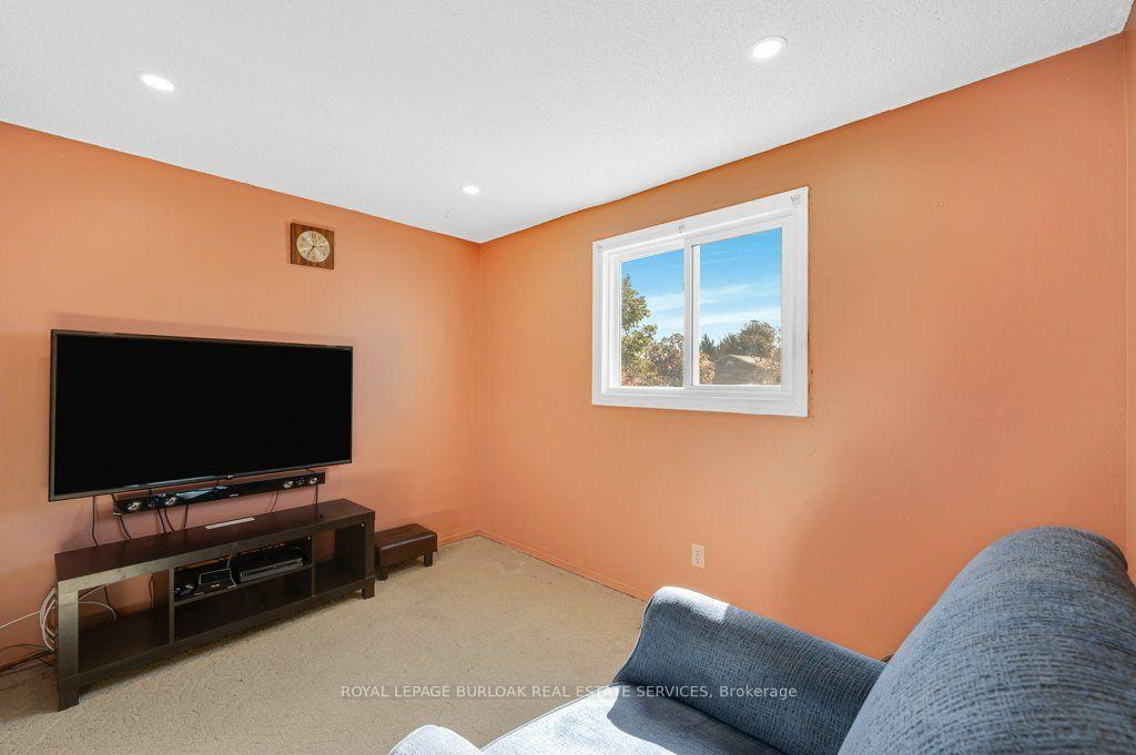 Photo 16 of 609 Roseheath Drive, Milton, Bronte Meadows — HOMEH