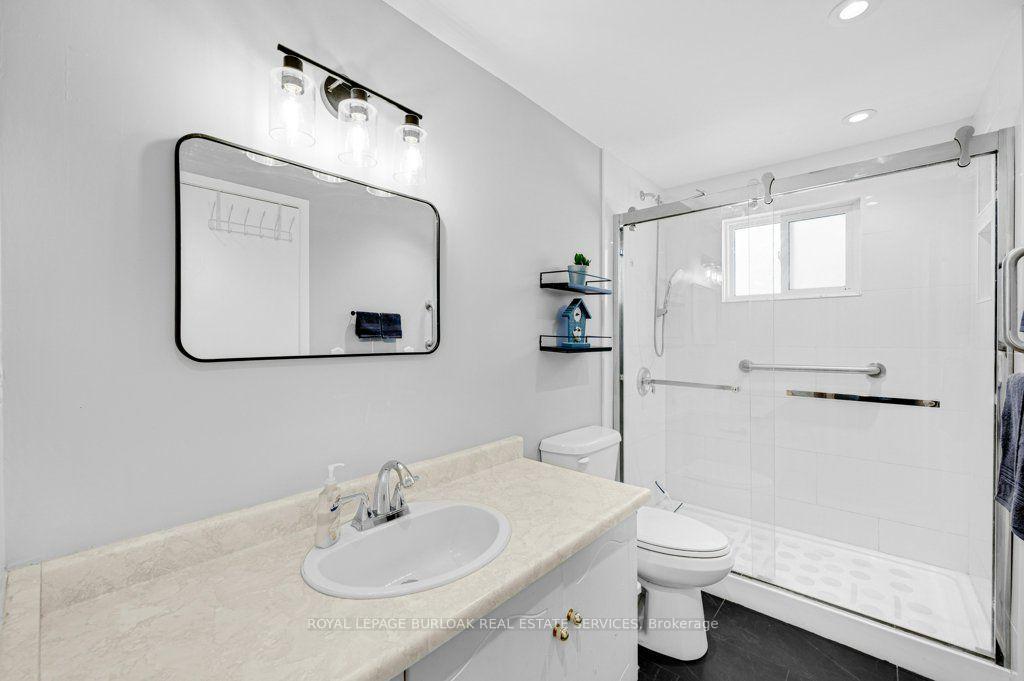 Photo 17 of 609 Roseheath Drive, Milton, Bronte Meadows — HOMEH
