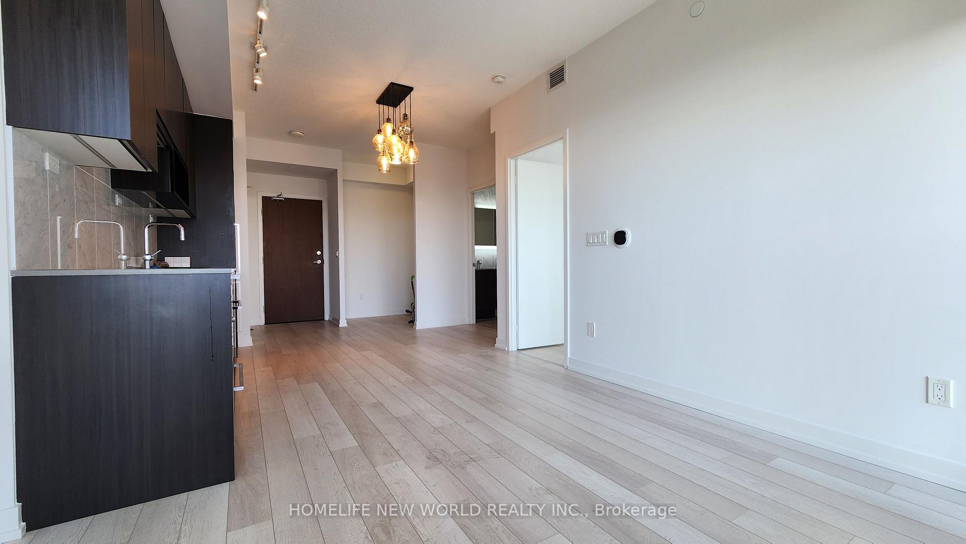 Photo 7 of 115 McMahon Drive, North York, Bayview Village — HOMEH