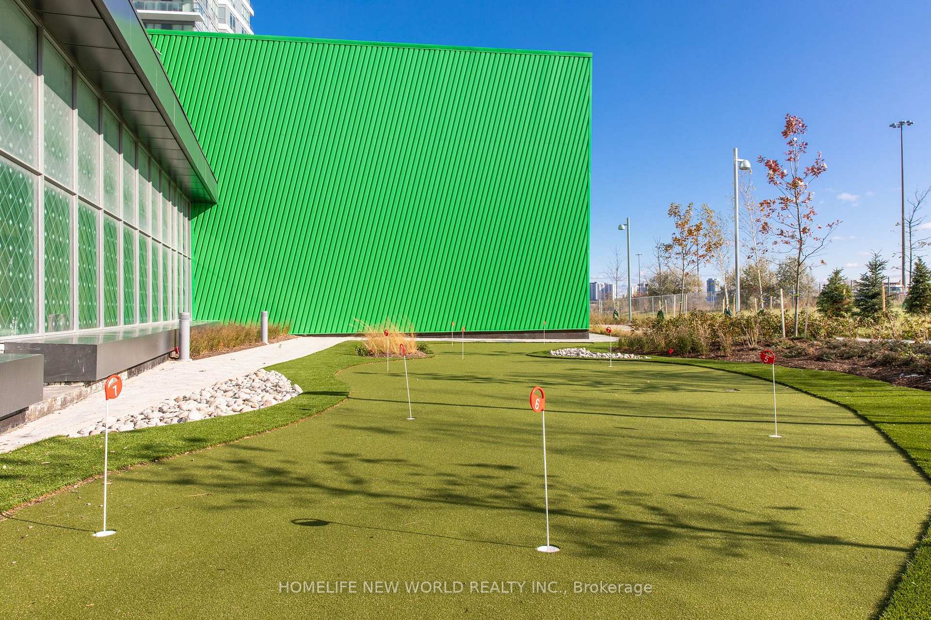 Photo 20 of 115 McMahon Drive, North York, Bayview Village — HOMEH