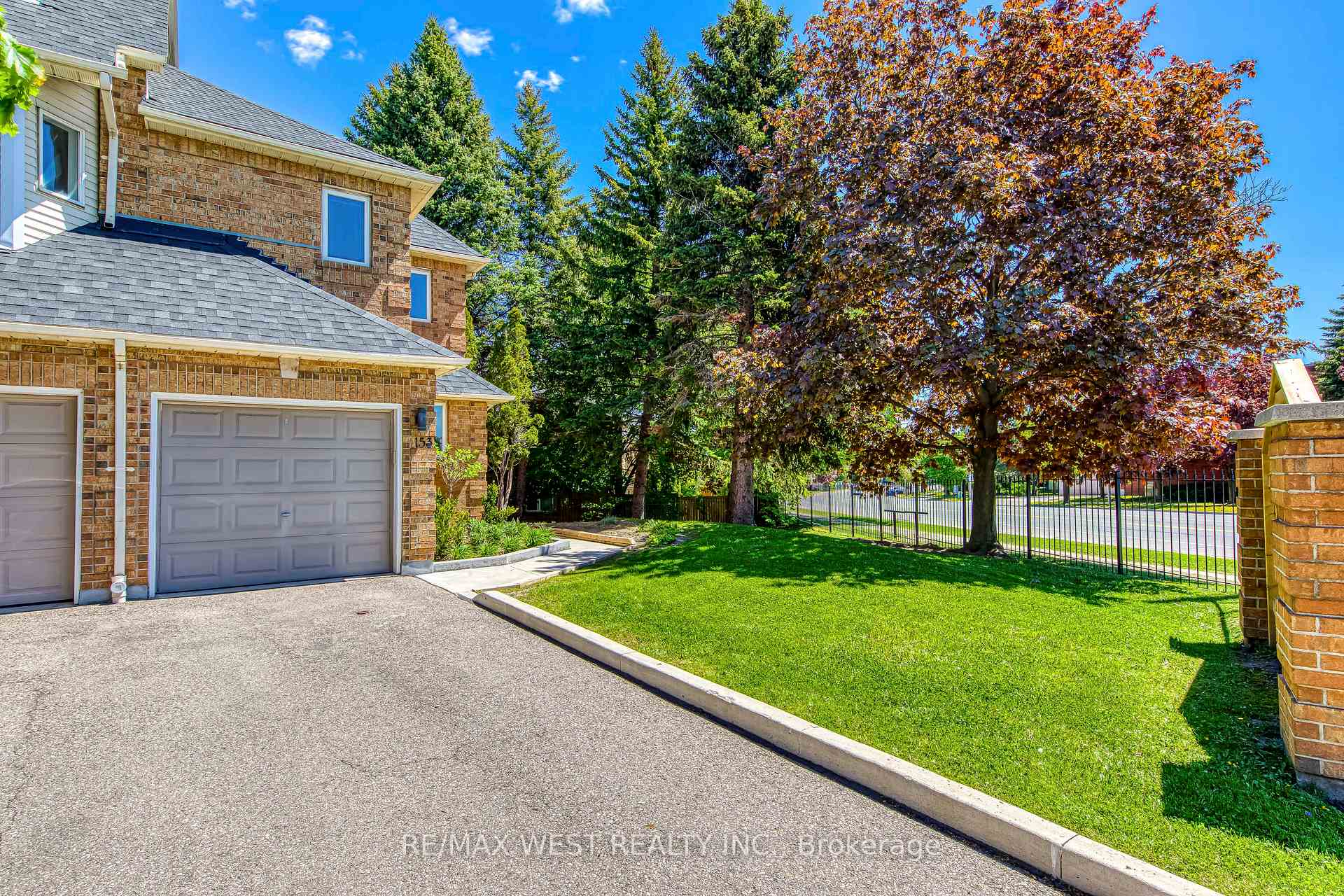 Photo 2 of Unit 153, 99 Bristol Road E, Mississauga, Hurontario — HOMEH