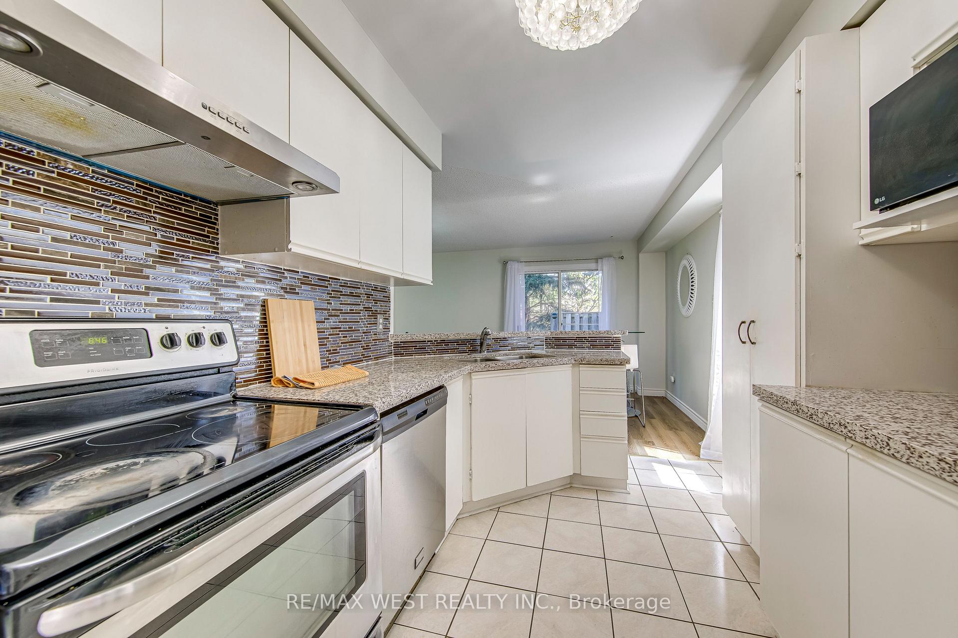 Photo 9 of Unit 153, 99 Bristol Road E, Mississauga, Hurontario — HOMEH