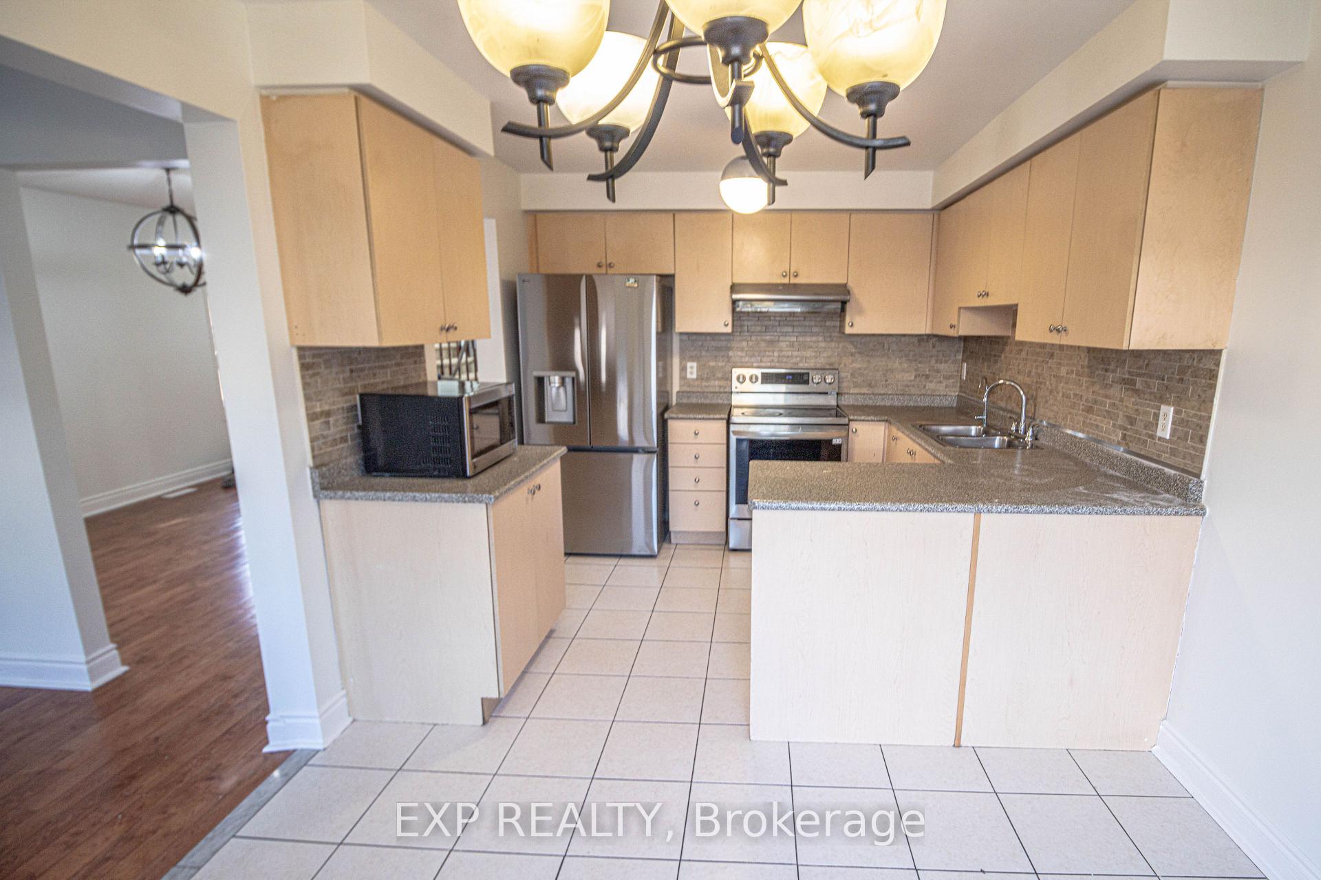 Photo 5 of 43 Luella Crescent, Brampton, Fletcher's Meadow — HOMEH