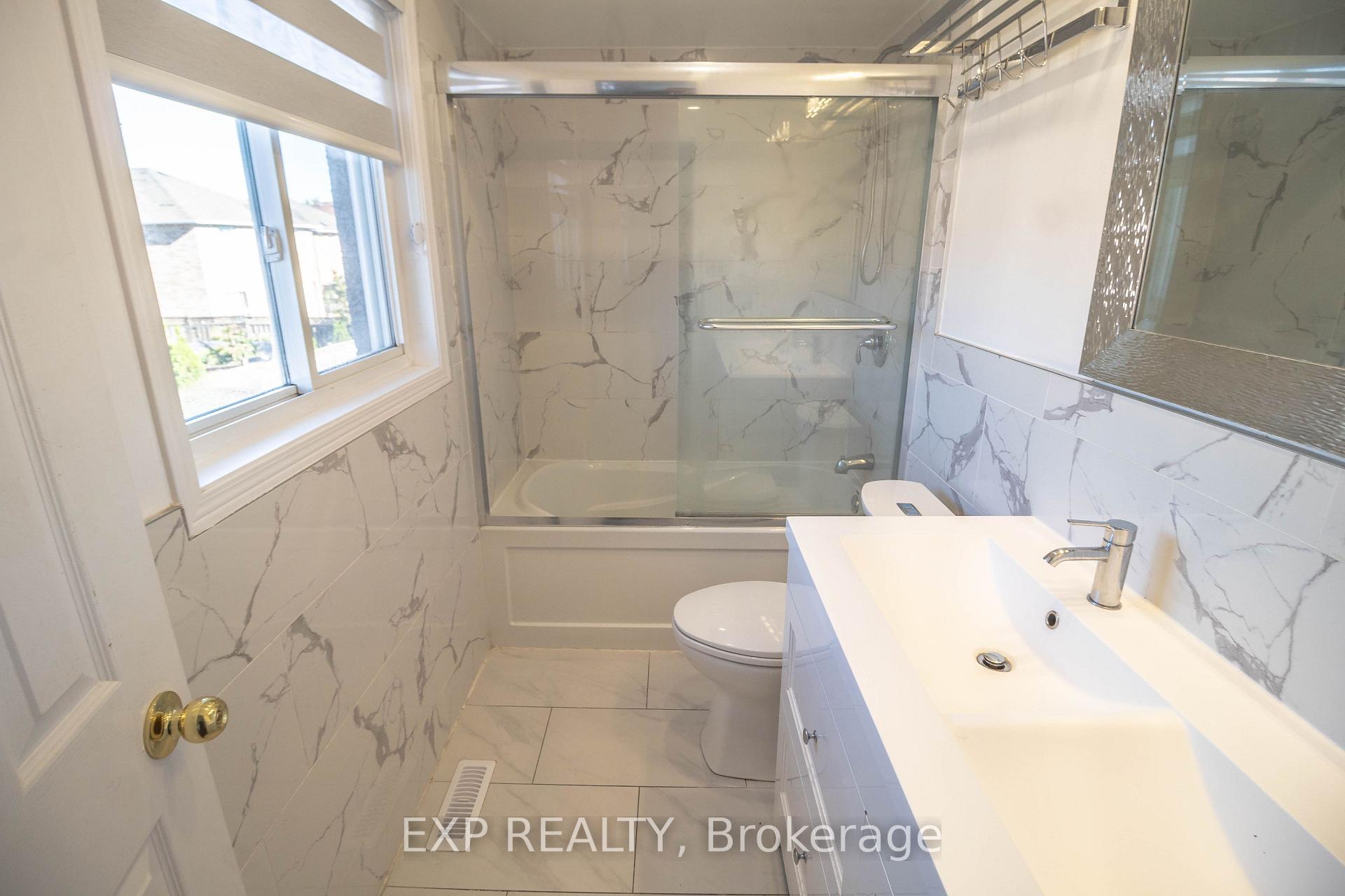 Photo 13 of 43 Luella Crescent, Brampton, Fletcher's Meadow — HOMEH