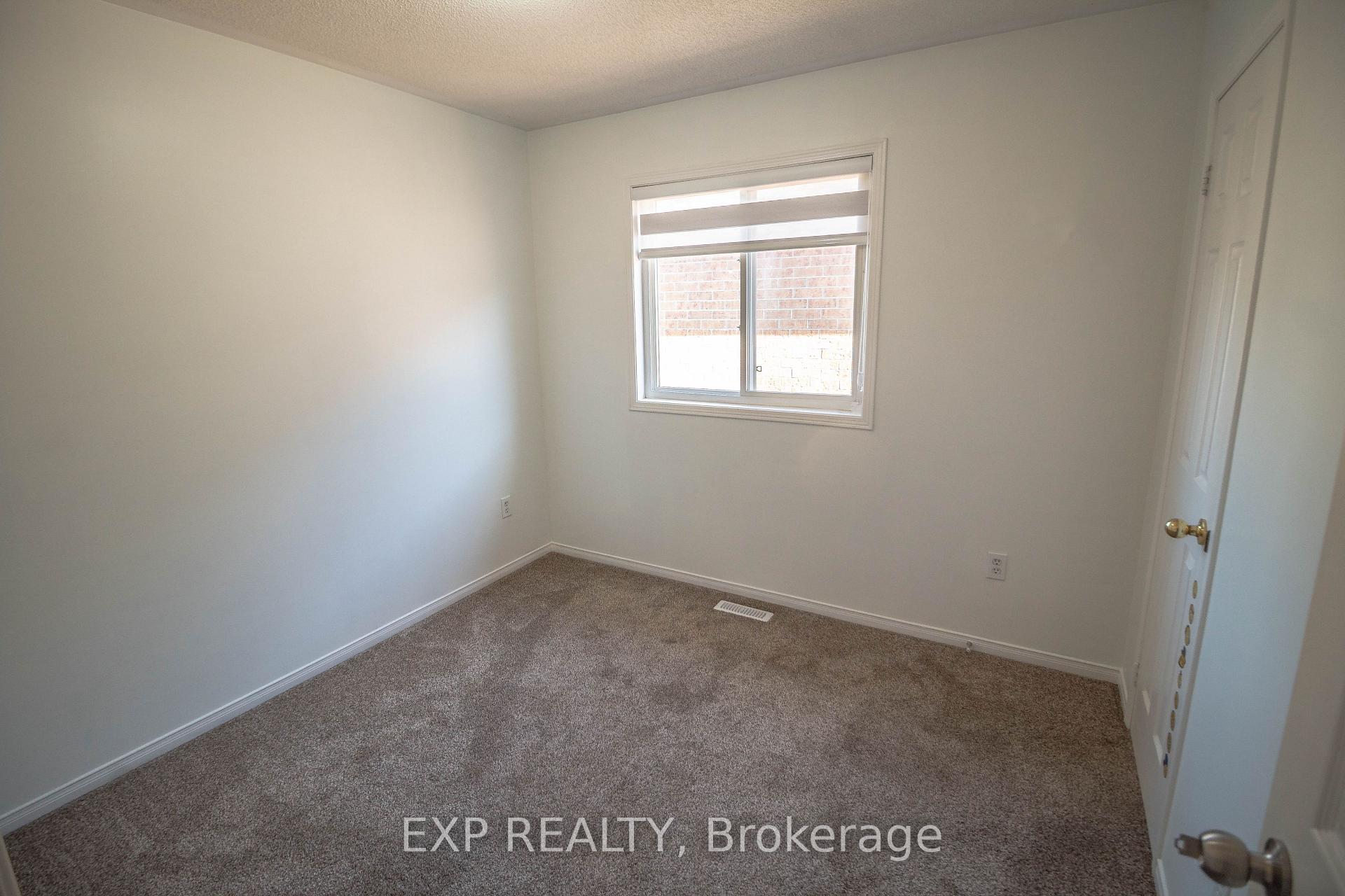 Photo 17 of 43 Luella Crescent, Brampton, Fletcher's Meadow — HOMEH