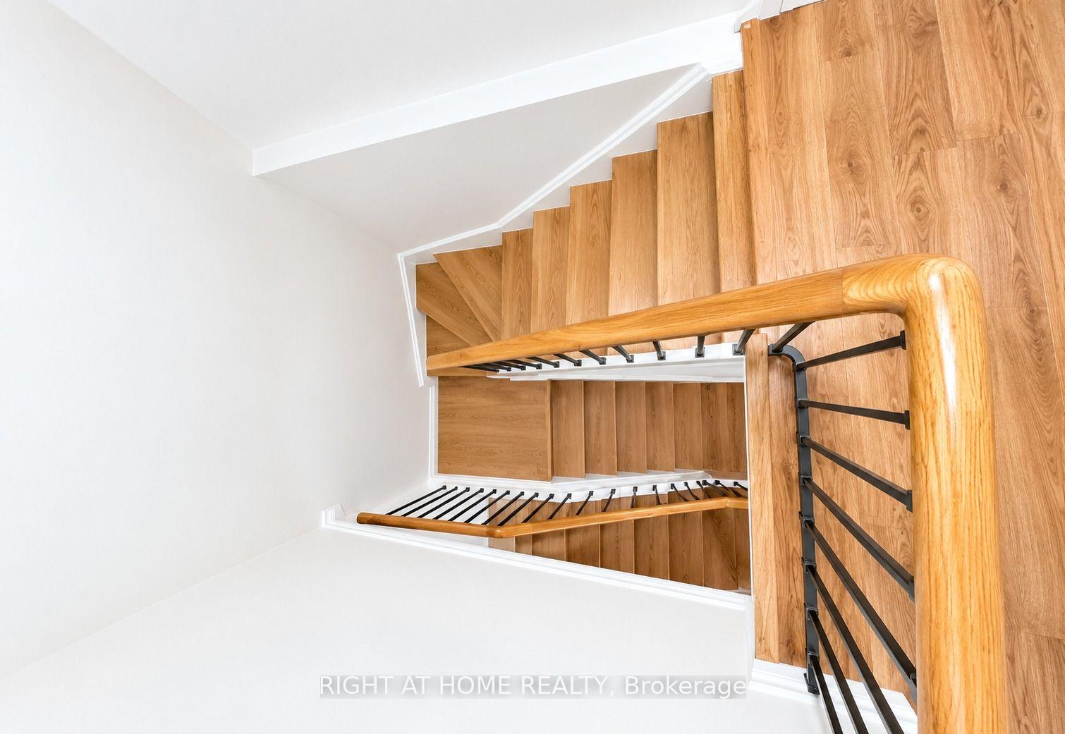 Photo 4 of Unit 149, 165 Cherokee Boulevard, North York, Pleasant View — HOMEH