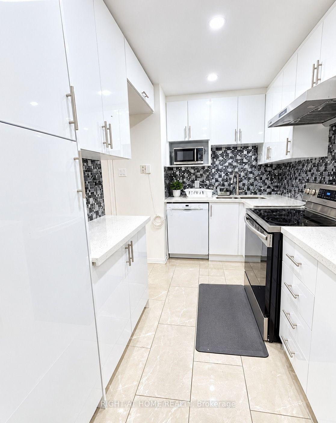 Photo 10 of Unit 149, 165 Cherokee Boulevard, North York, Pleasant View — HOMEH