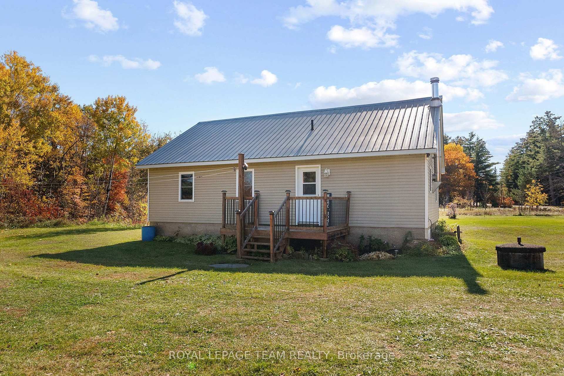 Front of 16 Royal Pines Road
