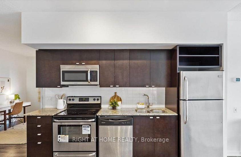 Photo 6 of Unit 3313, 105 The Queens Way, Toronto, High Park-Swansea — HOMEH