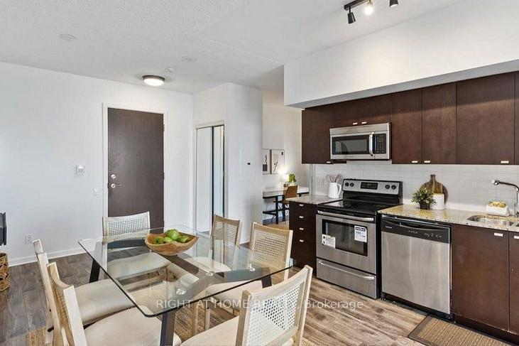 Photo 7 of Unit 3313, 105 The Queens Way, Toronto, High Park-Swansea — HOMEH