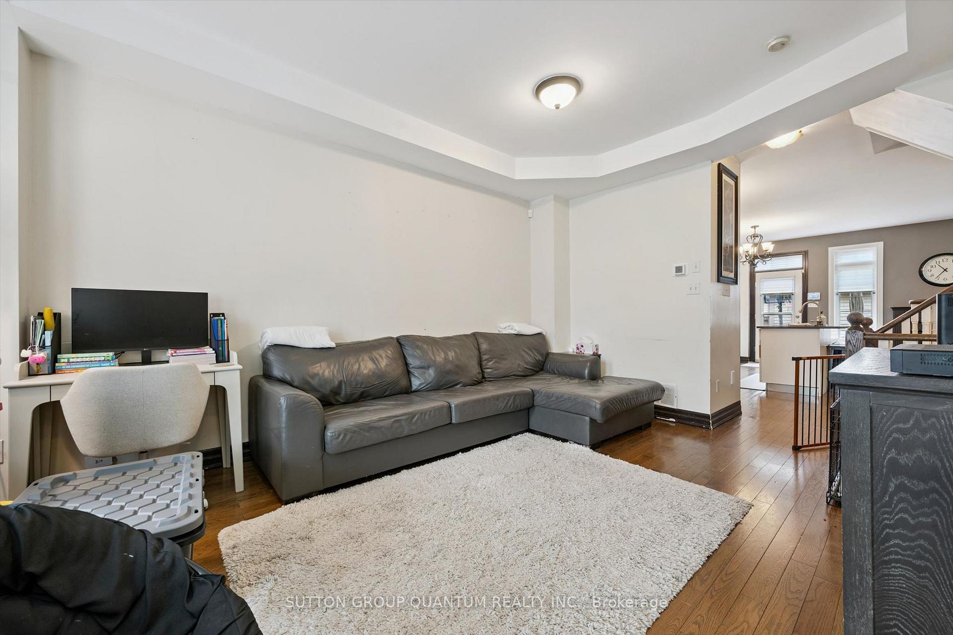 Photo 4 of 2254 Norfolk Drive, Oakville, River Oaks — HOMEH