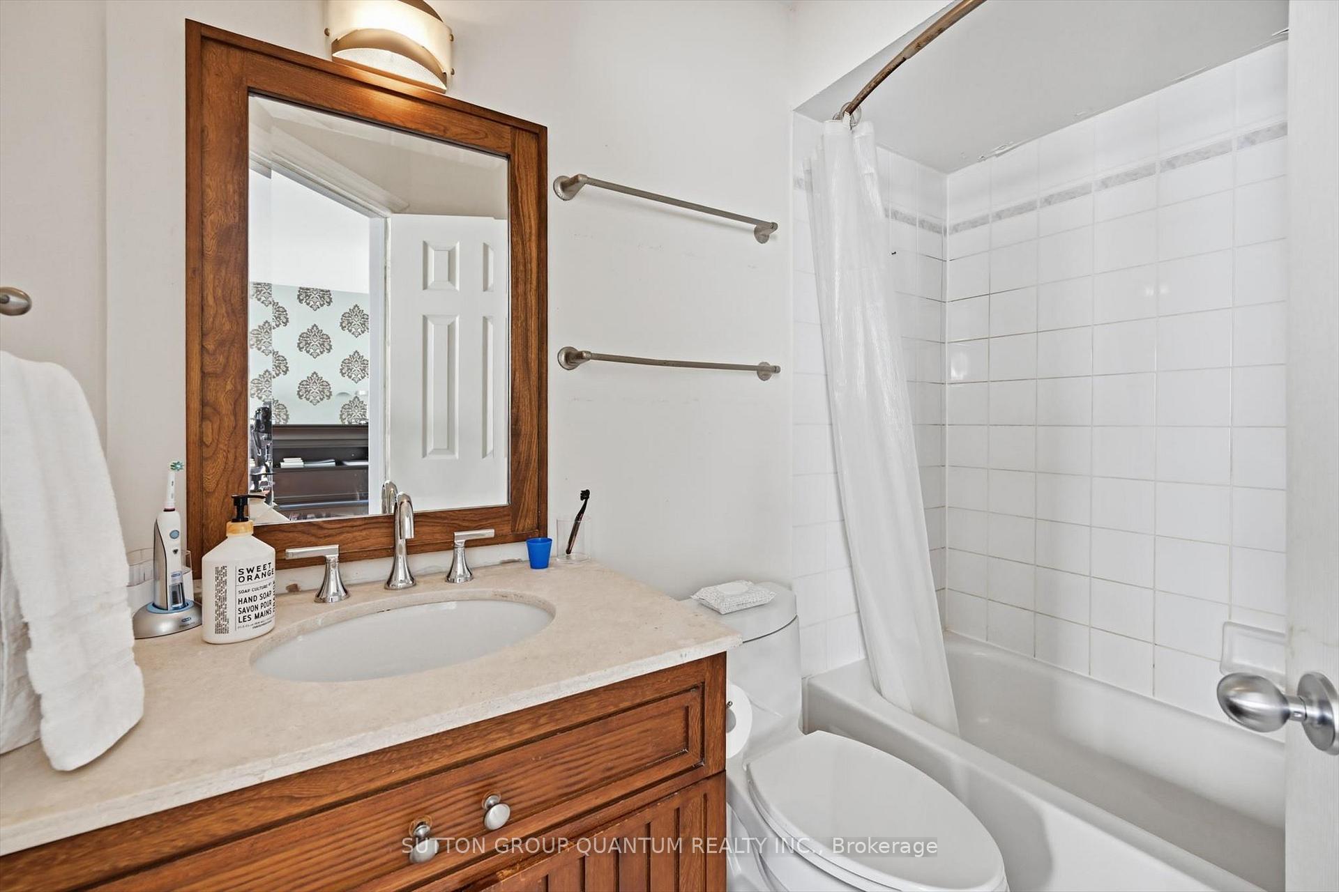 Photo 23 of 2254 Norfolk Drive, Oakville, River Oaks — HOMEH