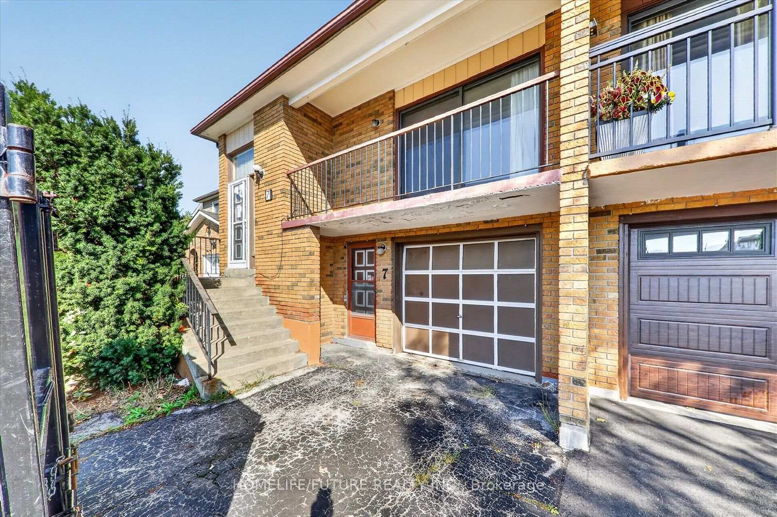 Photo 8 of 7 Winterfold Drive, Brampton, Madoc — HOMEH