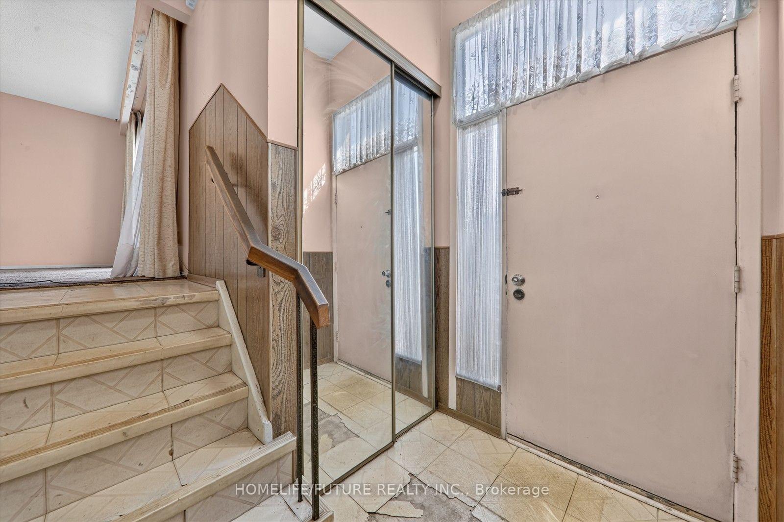 Photo 11 of 7 Winterfold Drive, Brampton, Madoc — HOMEH