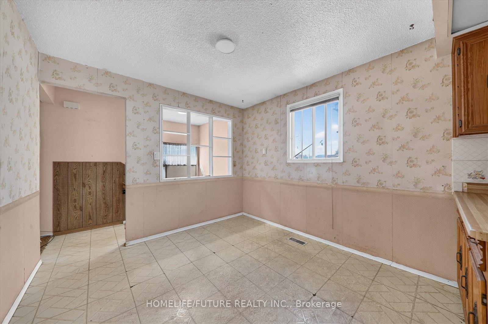 Photo 17 of 7 Winterfold Drive, Brampton, Madoc — HOMEH