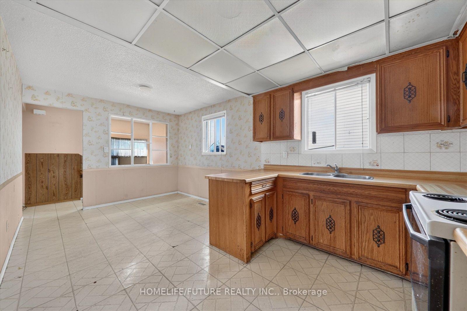 Photo 20 of 7 Winterfold Drive, Brampton, Madoc — HOMEH
