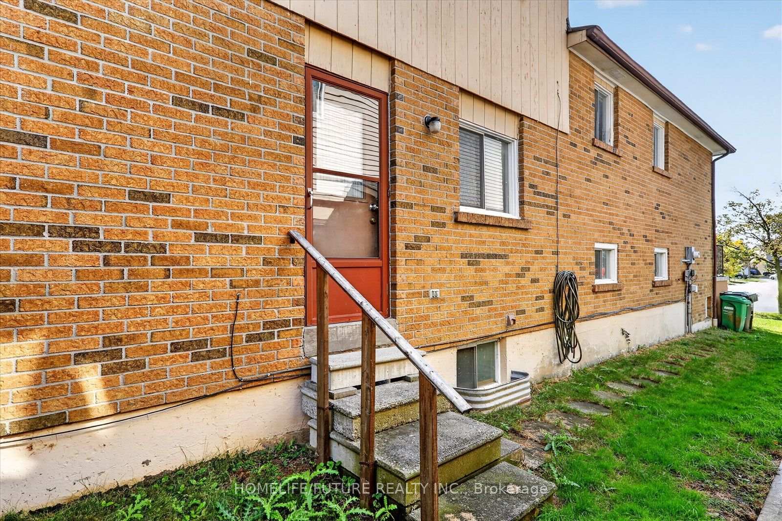 Photo 47 of 7 Winterfold Drive, Brampton, Madoc — HOMEH