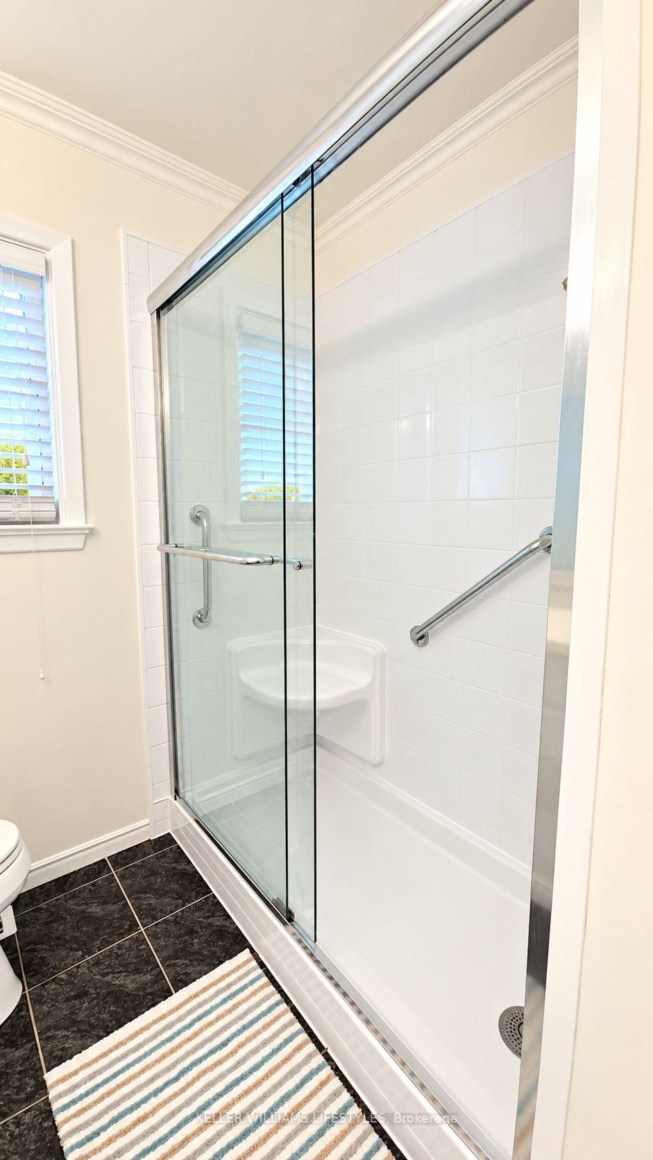Photo 13 of 222 Starlight Avenue, London, East H — HOMEH