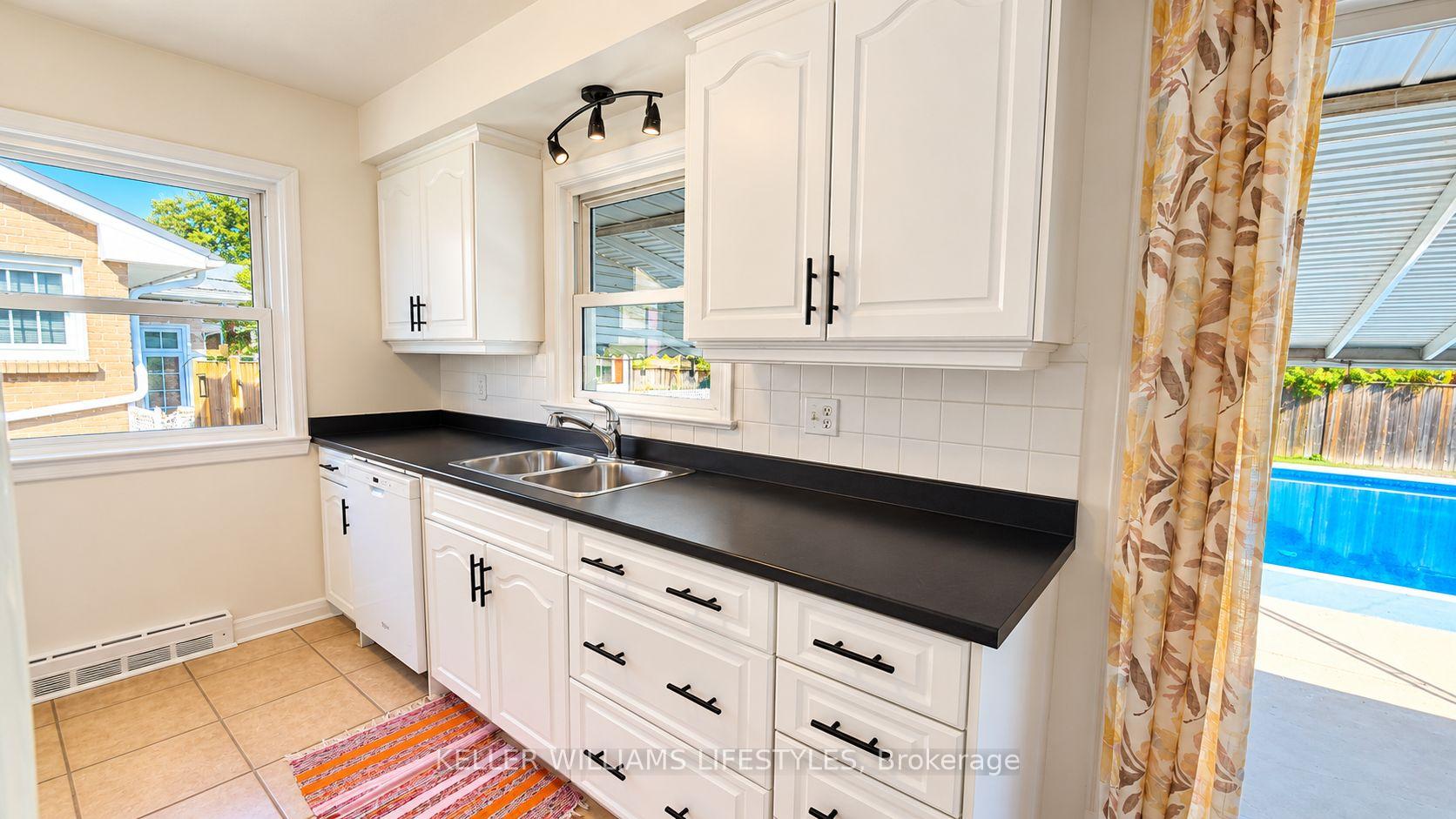 Photo 17 of 222 Starlight Avenue, London, East H — HOMEH