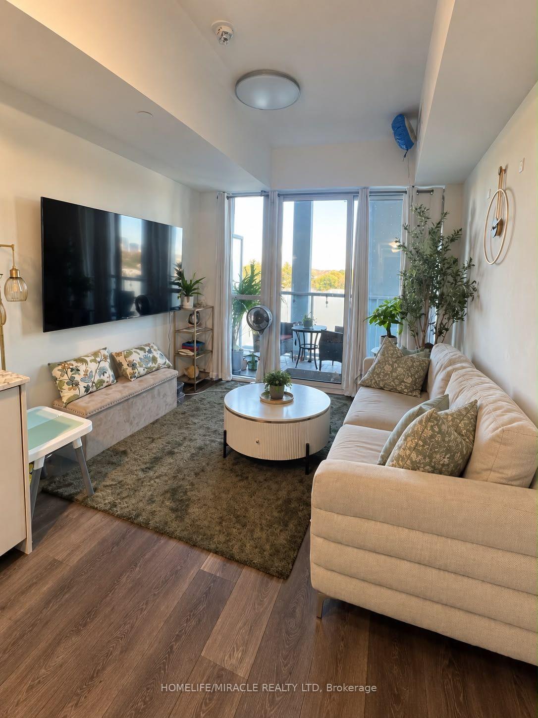 Photo 4 of Unit 516, 188 Fairview Mall Drive, North York, Don Valley Village — HOMEH