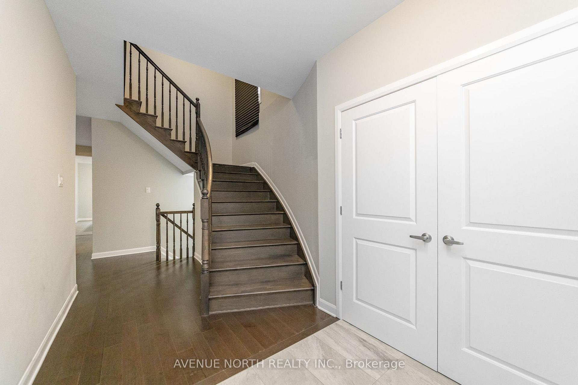 Photo 3 of 246 Aquarium Avenue, Ottawa, Avalon West — HOMEH
