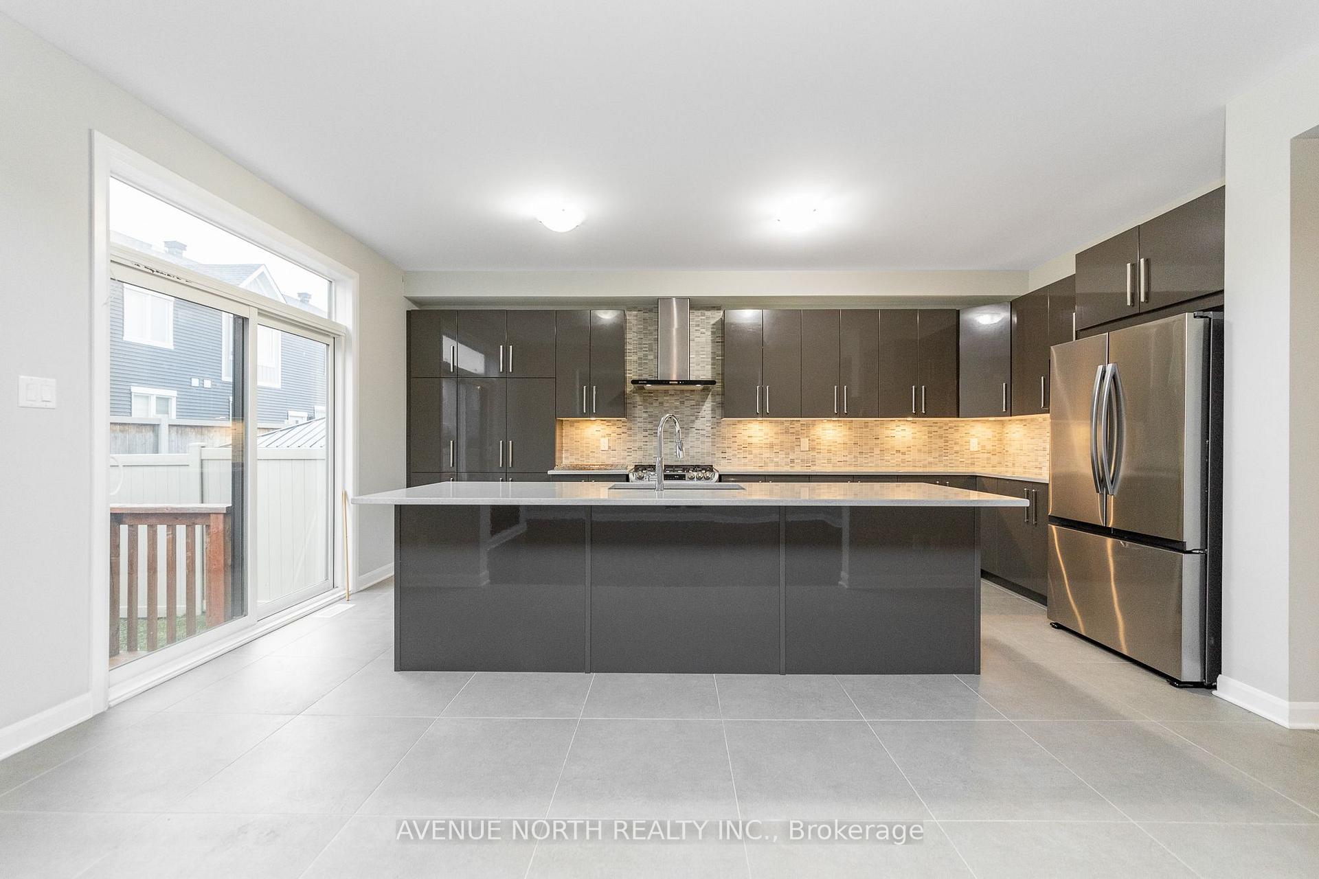 Photo 10 of 246 Aquarium Avenue, Ottawa, Avalon West — HOMEH
