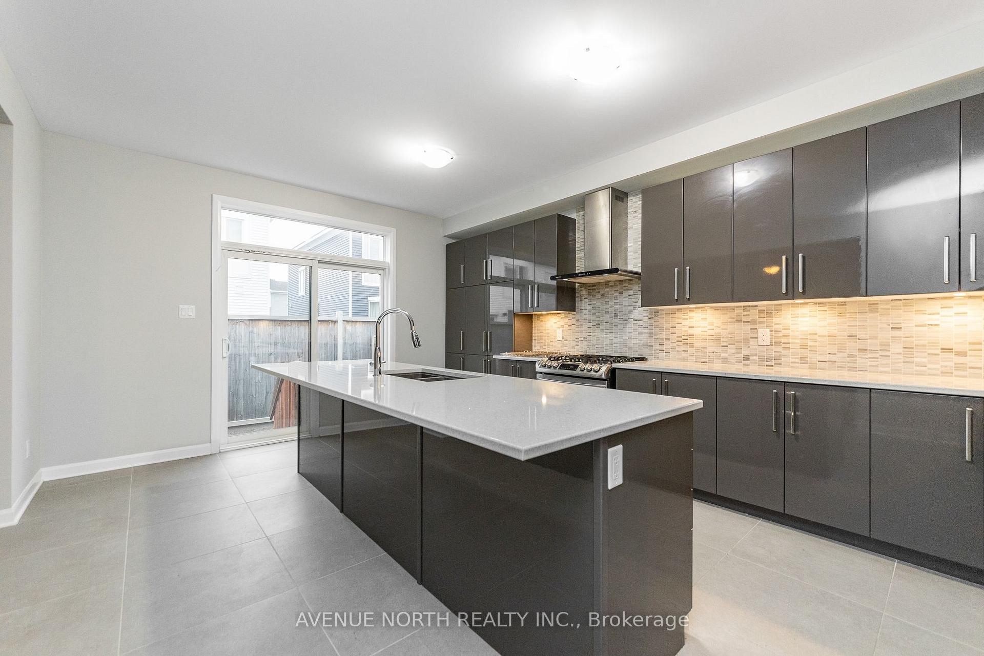 Photo 14 of 246 Aquarium Avenue, Ottawa, Avalon West — HOMEH