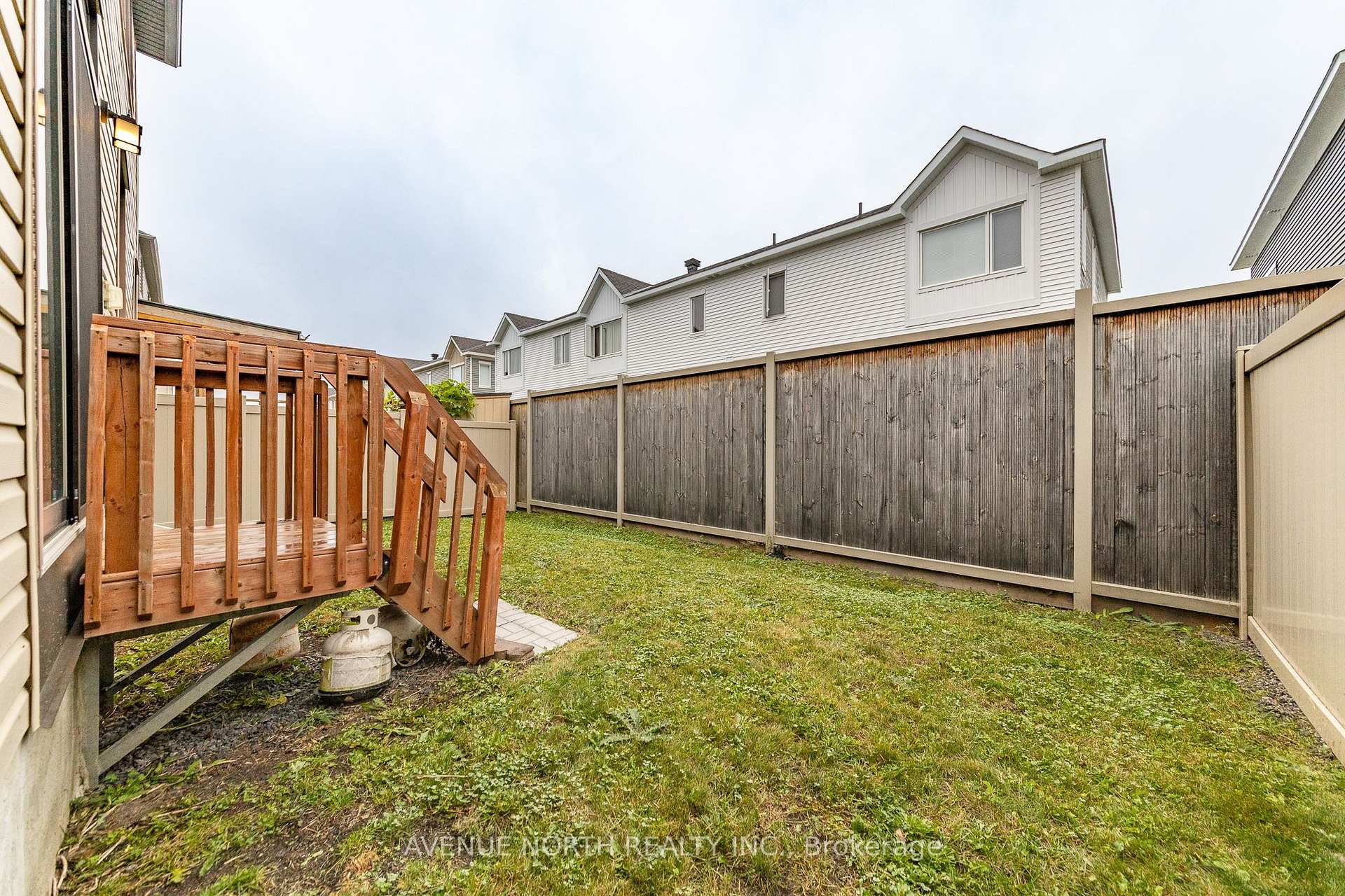 Photo 32 of 246 Aquarium Avenue, Ottawa, Avalon West — HOMEH