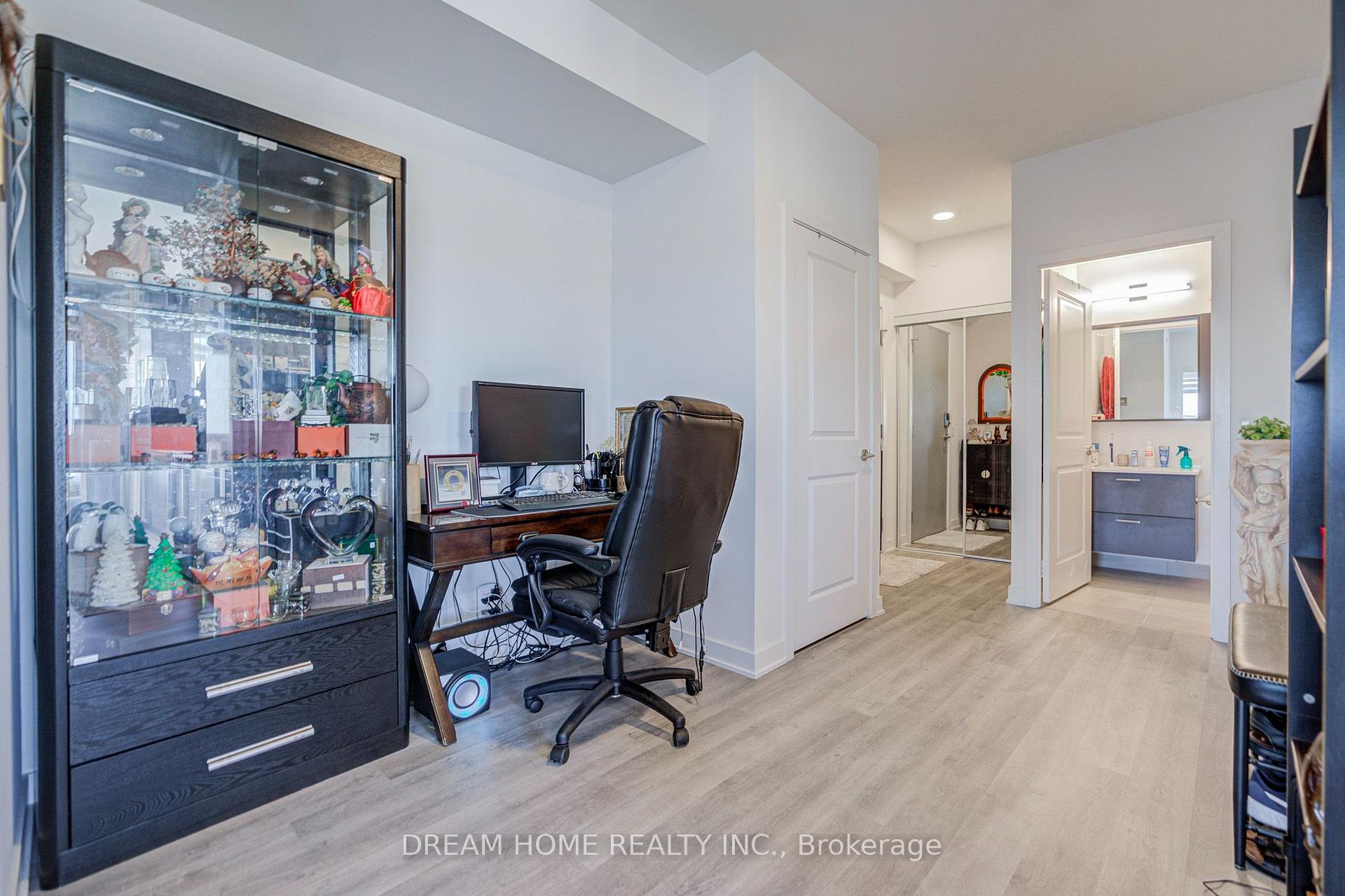 Photo 5 of Unit 3407, 30 Upper Mall Way, Vaughan, Brownridge — HOMEH