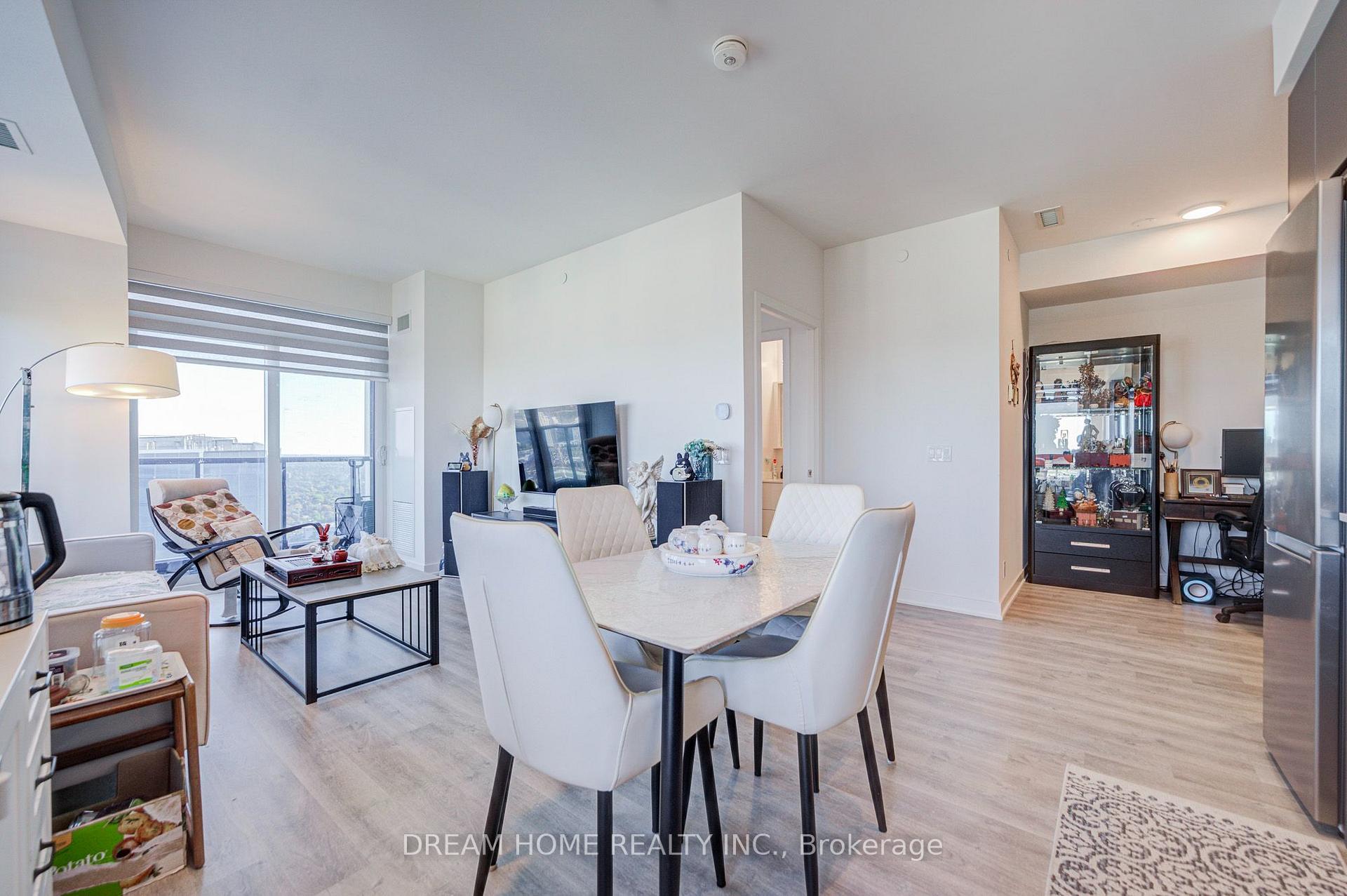 Photo 8 of Unit 3407, 30 Upper Mall Way, Vaughan, Brownridge — HOMEH