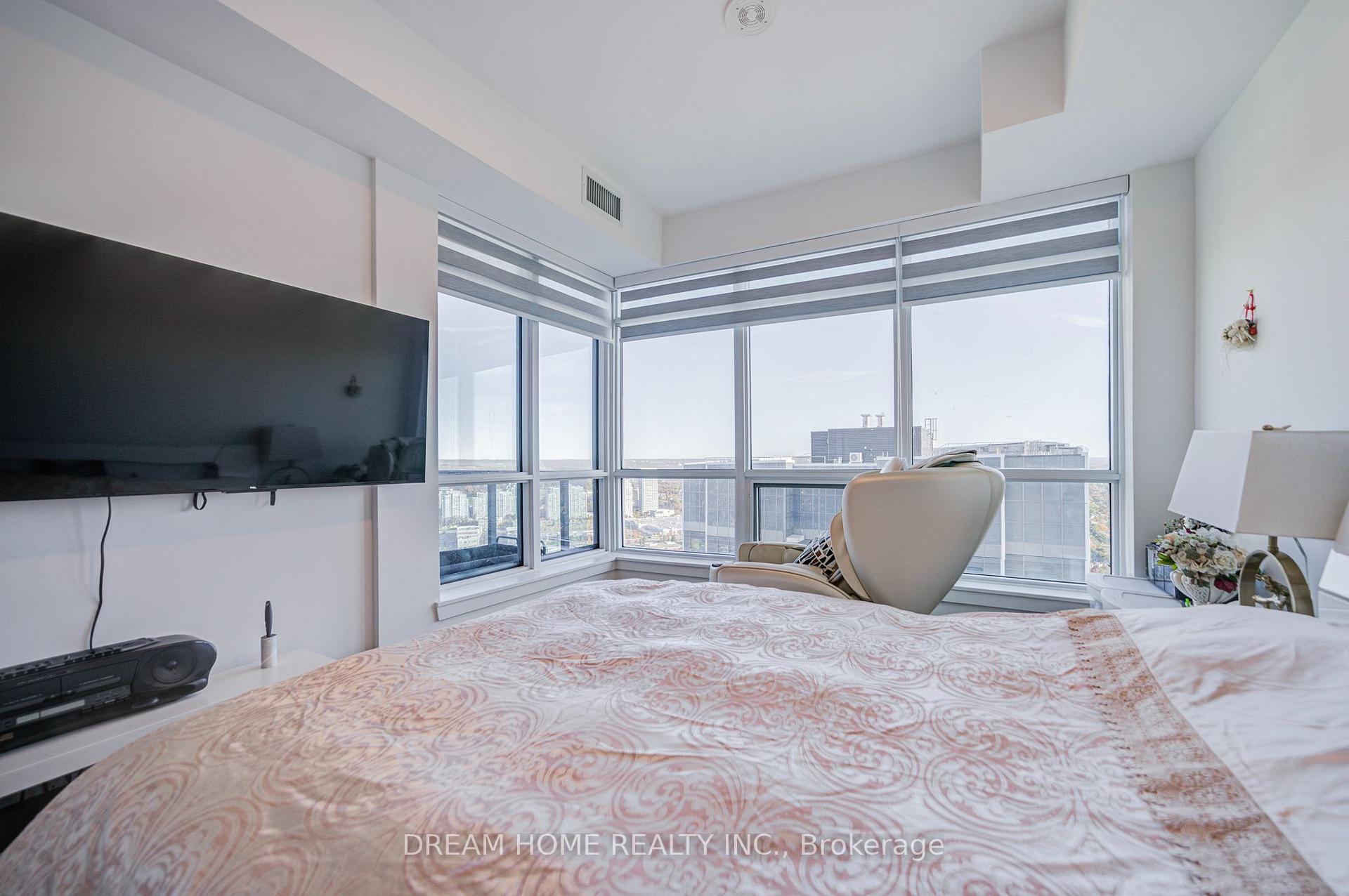 Photo 13 of Unit 3407, 30 Upper Mall Way, Vaughan, Brownridge — HOMEH