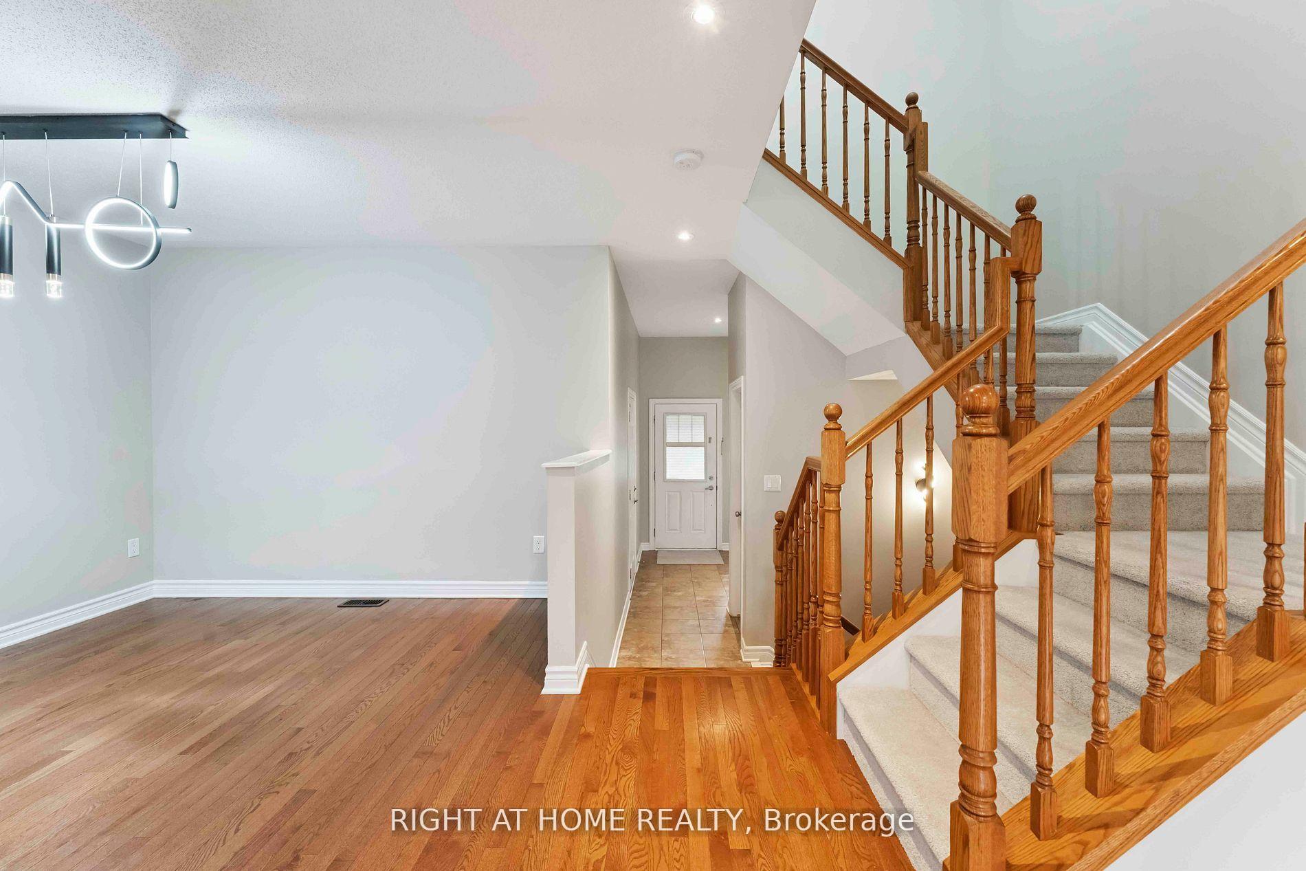 Photo 2 of 195 Mancini Way, Ottawa, Barrhaven - Strandherd — HOMEH