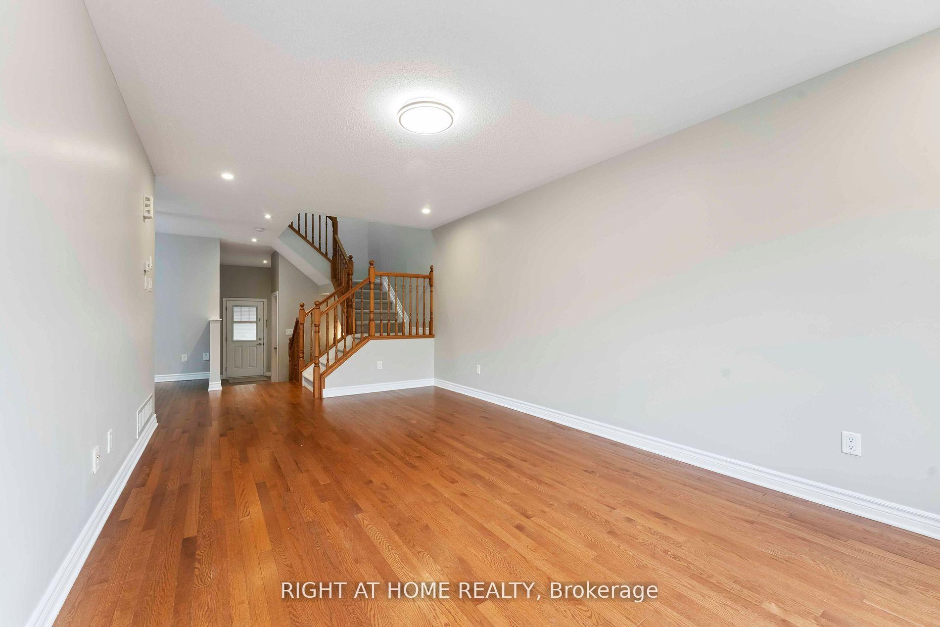 Photo 3 of 195 Mancini Way, Ottawa, Barrhaven - Strandherd — HOMEH
