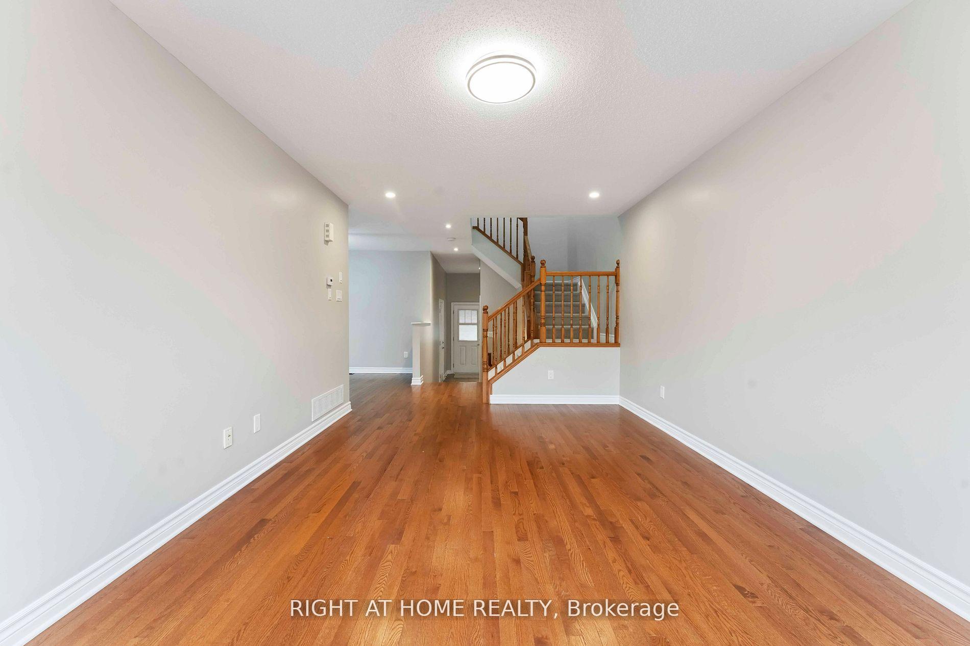 Photo 4 of 195 Mancini Way, Ottawa, Barrhaven - Strandherd — HOMEH