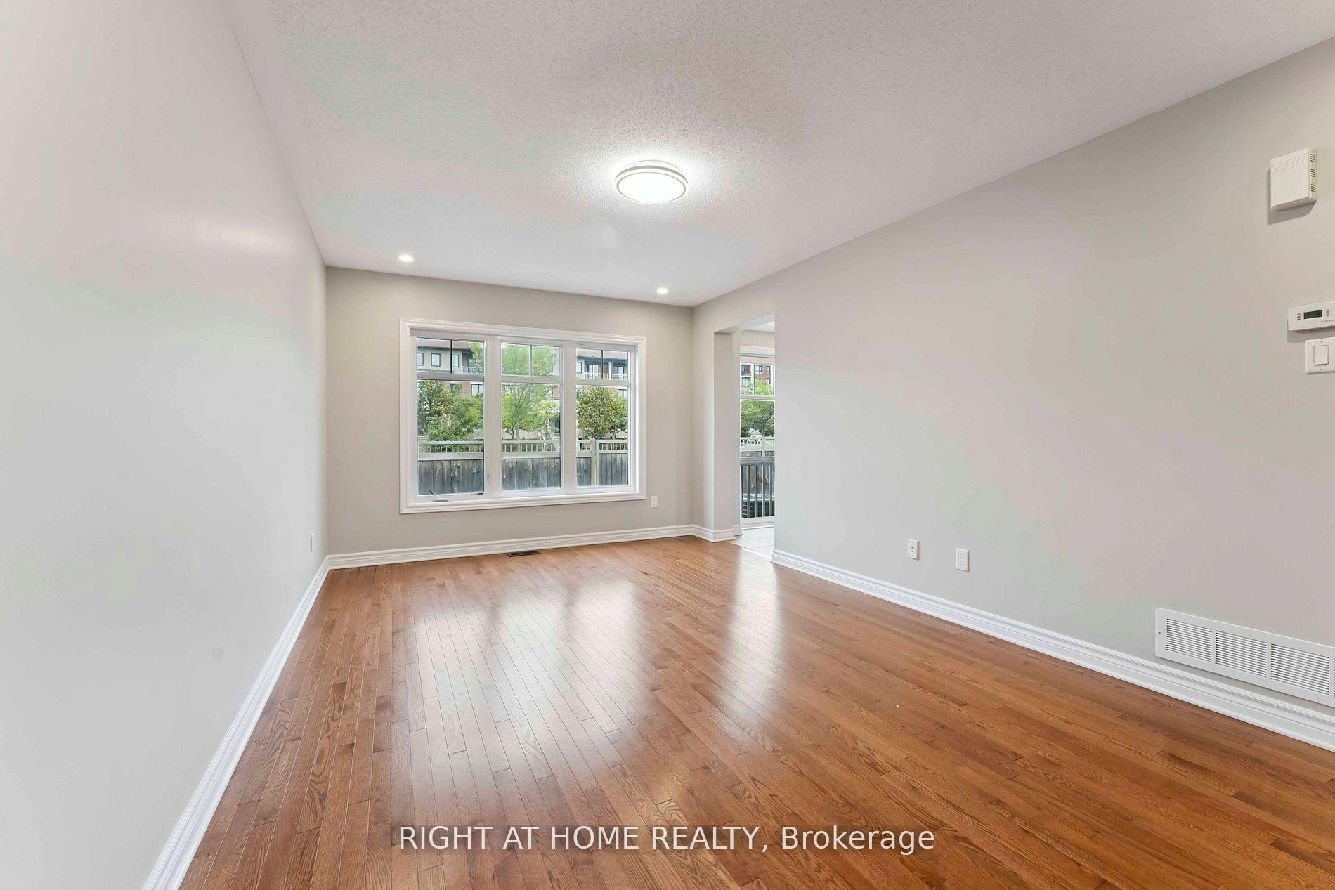 Photo 6 of 195 Mancini Way, Ottawa, Barrhaven - Strandherd — HOMEH