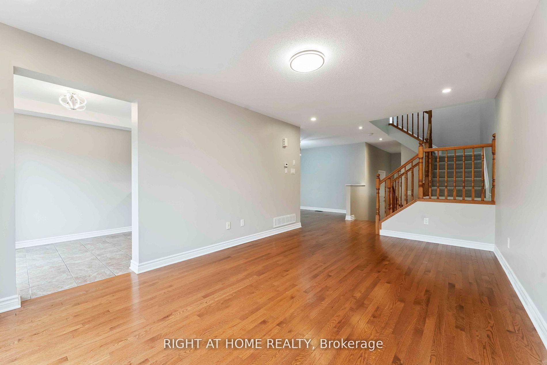 Photo 7 of 195 Mancini Way, Ottawa, Barrhaven - Strandherd — HOMEH