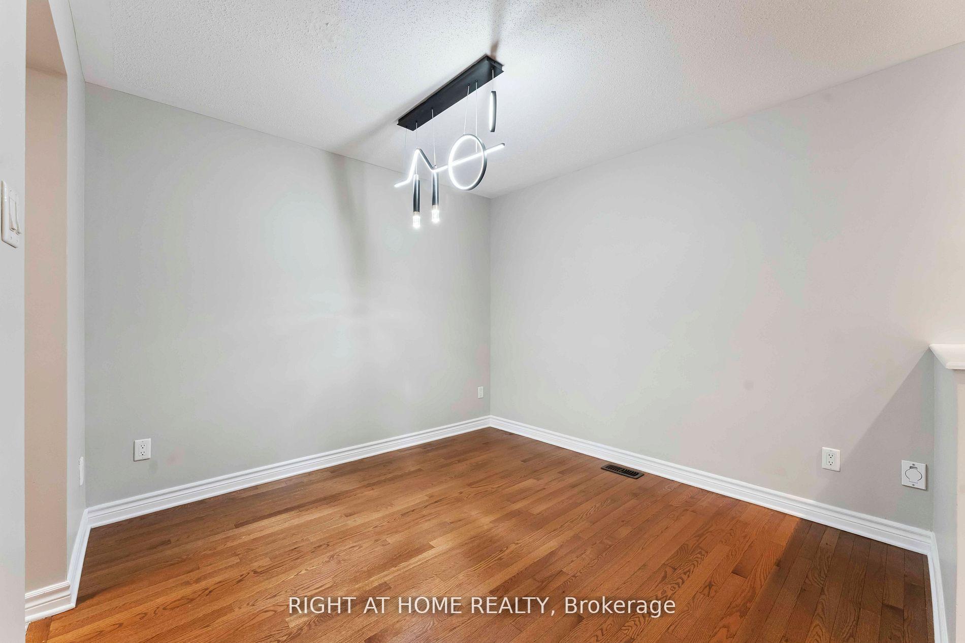 Photo 9 of 195 Mancini Way, Ottawa, Barrhaven - Strandherd — HOMEH