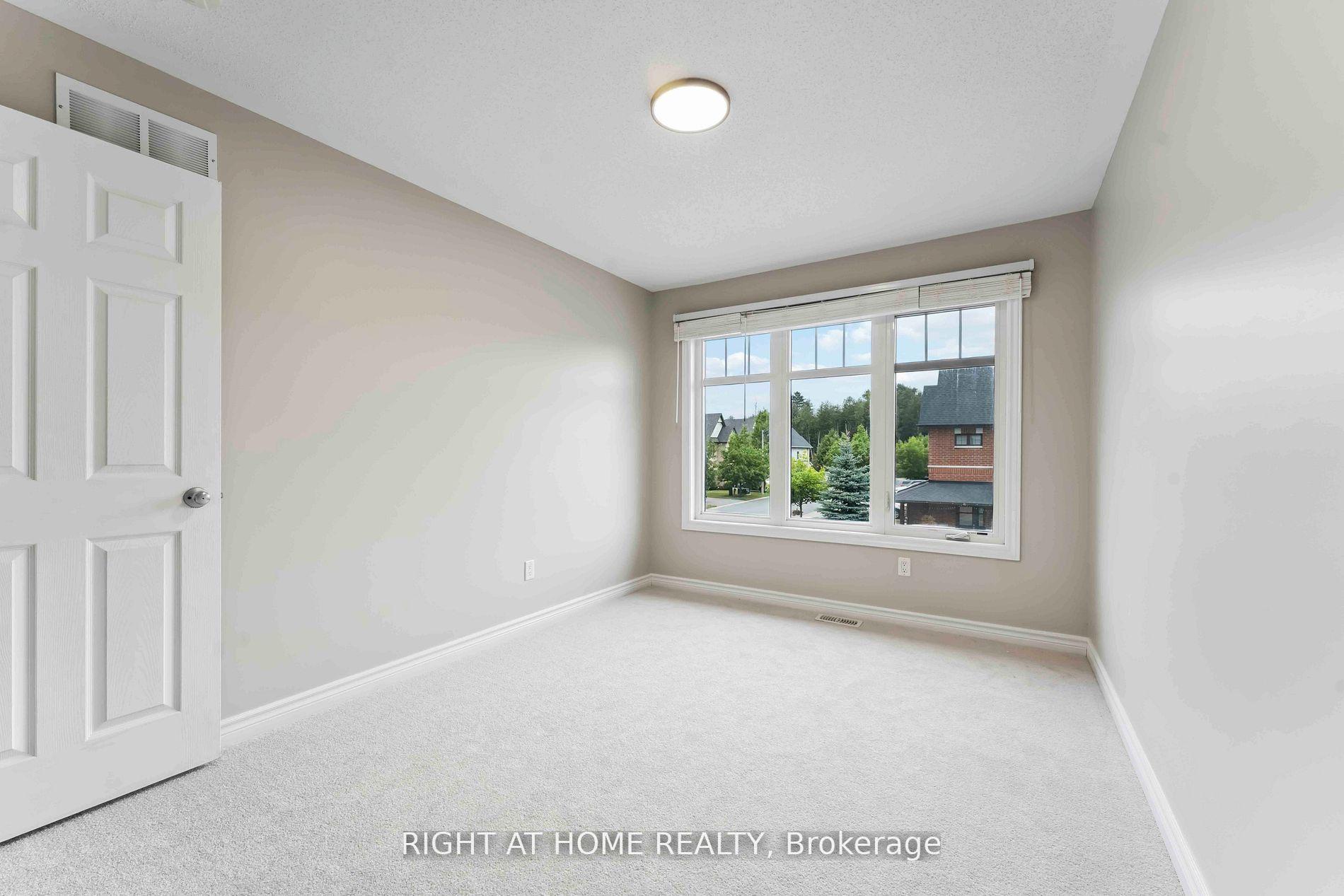 Photo 15 of 195 Mancini Way, Ottawa, Barrhaven - Strandherd — HOMEH