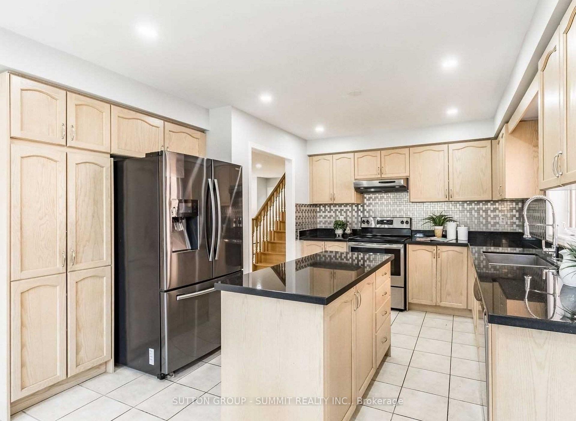 Photo 6 of 17 River Heights Drive, Brampton, Brampton East — HOMEH
