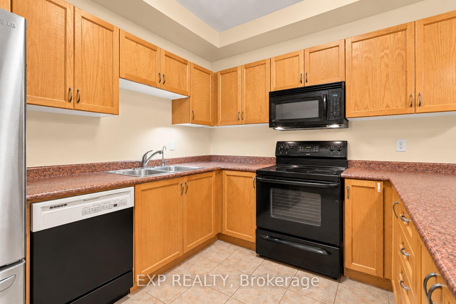 Photo 24 of 42 Kaitlin Drive, Richmond Hill, Oak Ridges Lake Wilcox — HOMEH