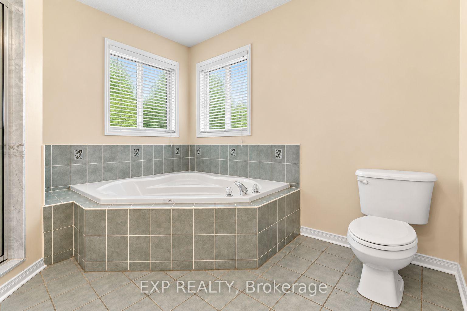 Photo 34 of 42 Kaitlin Drive, Richmond Hill, Oak Ridges Lake Wilcox — HOMEH