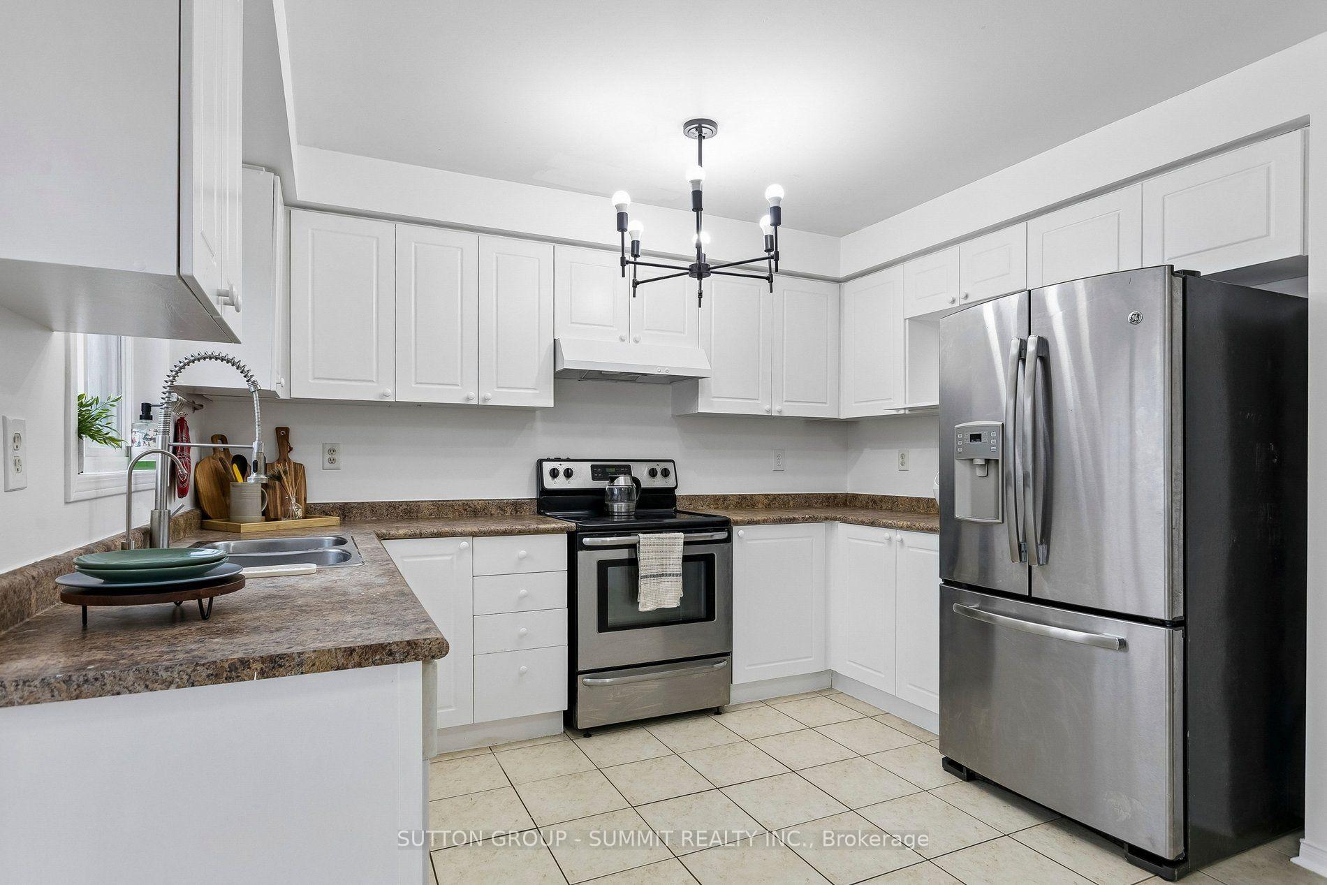 Photo 12 of 167 Trudeau Avenue E, Mississauga, Hurontario — HOMEH