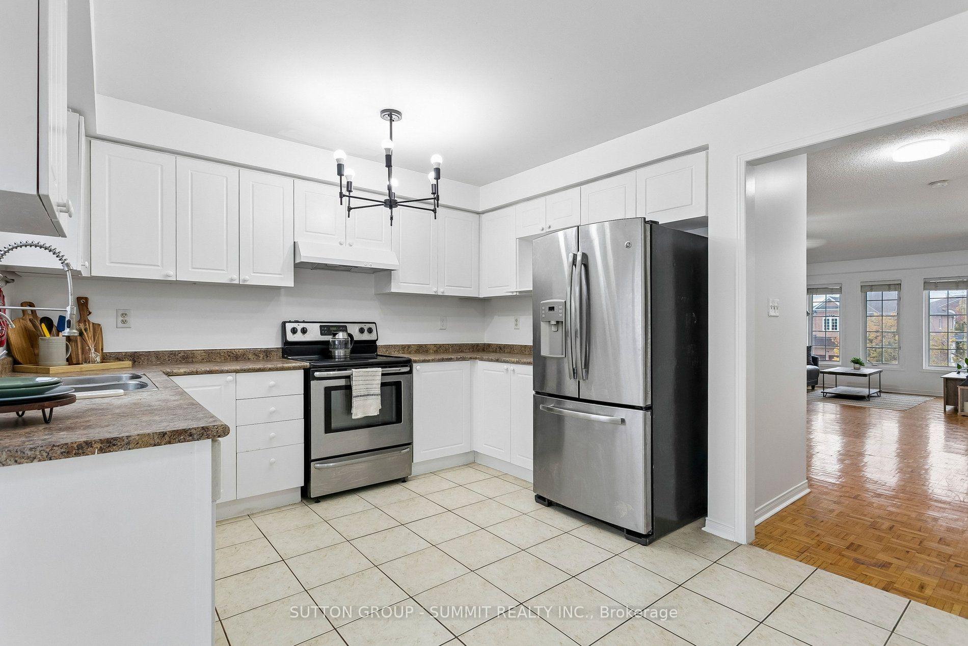 Photo 13 of 167 Trudeau Avenue E, Mississauga, Hurontario — HOMEH
